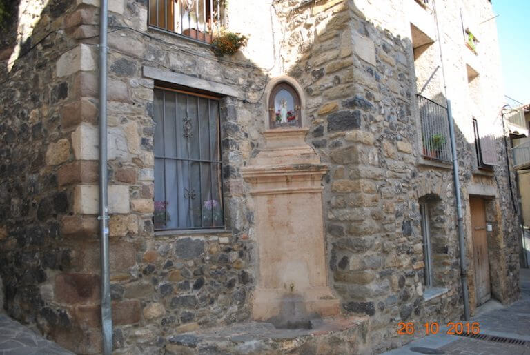 Calle Mayor de Castellfollit de la Roca