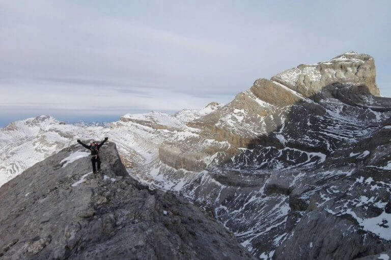 punta escaleras ascenso pico añisclo