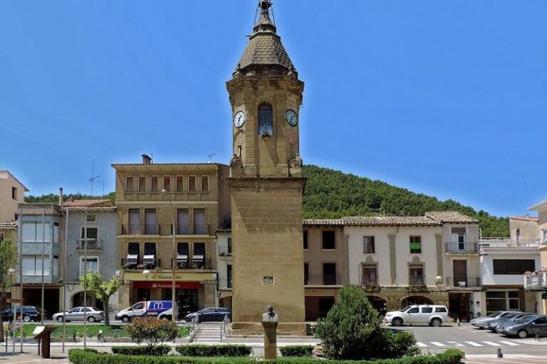 Torre del Reloj de Ayerbe pueblo